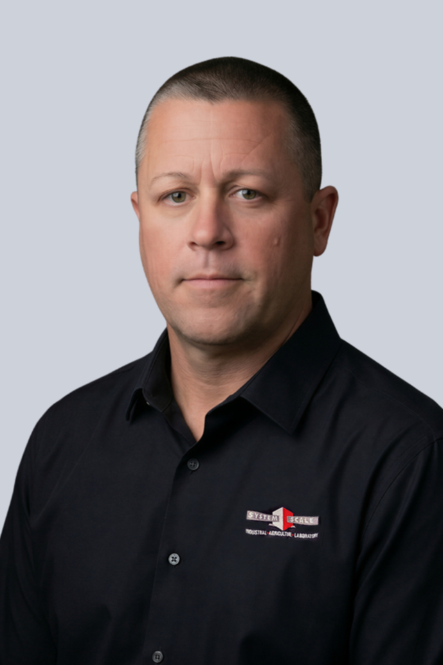 Evan Hatchett headshot