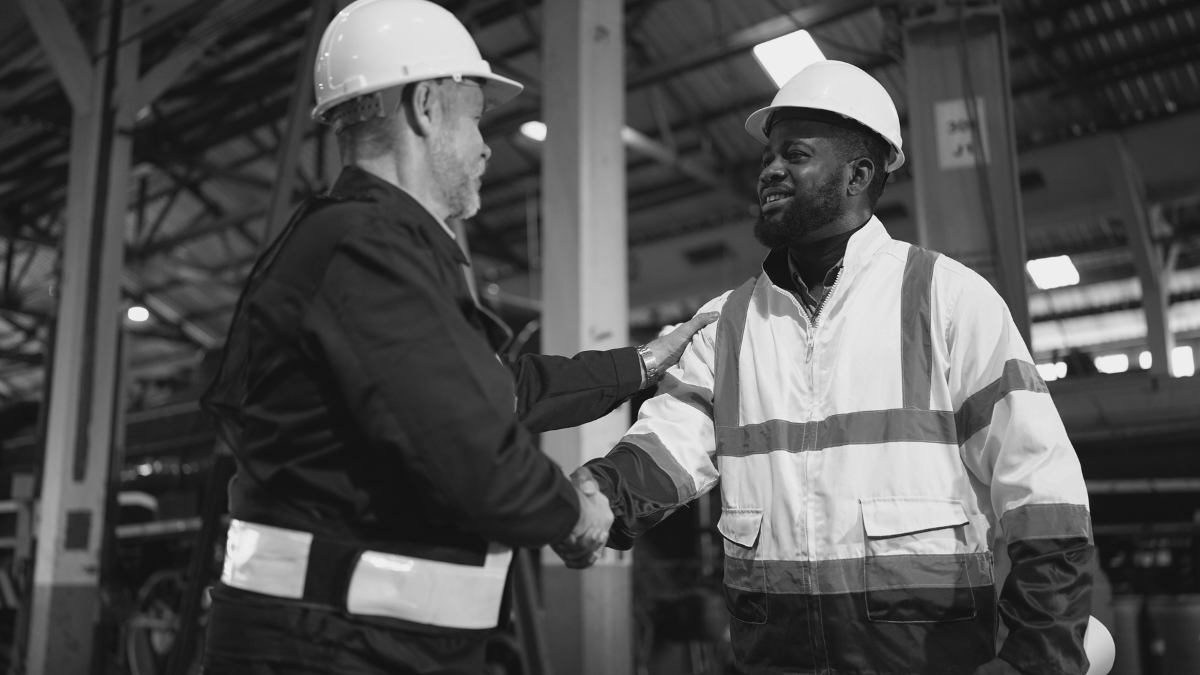 scale tech interacting on site with quality manager